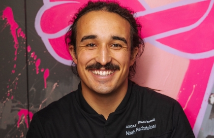 De l'échange de visites à son propre restaurant : Noah Rechsteiner a mené une carrière impressionnante dans la restauration De l'échange de visites à son propre restaurant : Noah Rechsteiner a mené une carrière impressionnante dans la restauration